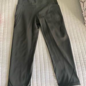 Lululemon Breezy Dot Crop 19! Army Green!